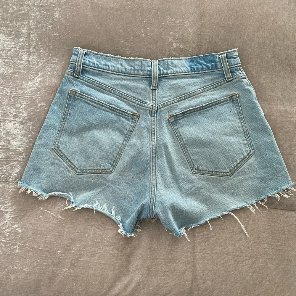 Abercrombie & Fitch Mom Short High Rise Ripped - Picture 4 of 4